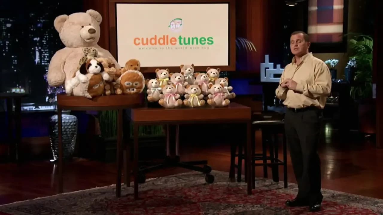 Mike Robinson presents CuddleTunes MP3 teddy bears on Shark Tank, featuring plush toys that play personalized recordings.