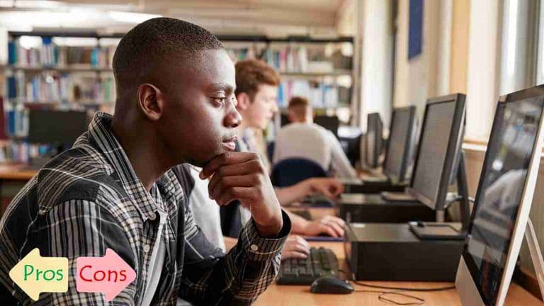 Pros and Cons of Working While in College