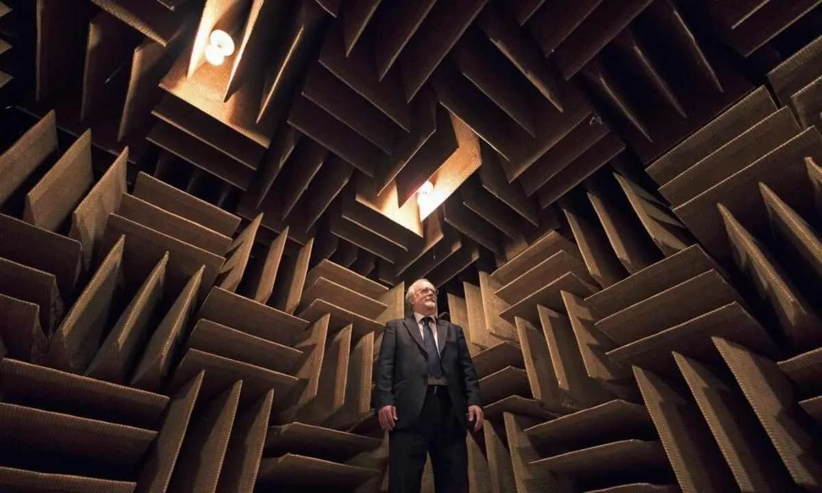 This Room Will Drive You Insane Within Minutes