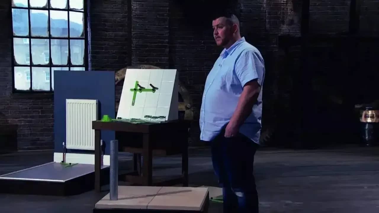Tiernan-McCorkell-Presenting-Pipe-Easy-on-Dragons-Den