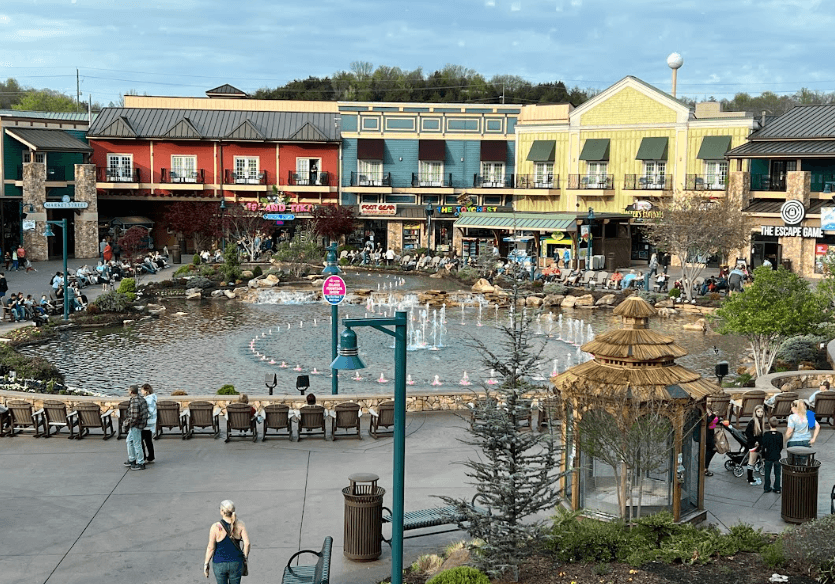 Pigeon Forge family travel and entertainment district