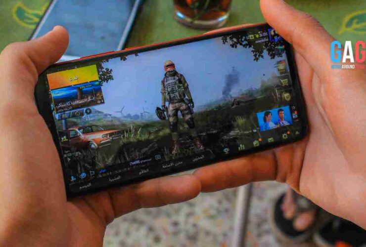 Enhance your mobile gaming escapades with these useful accessories