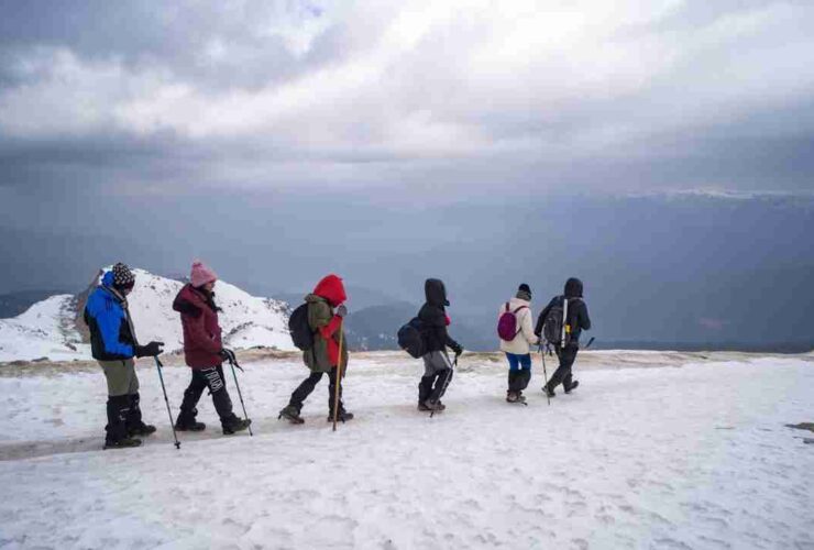 Located in the very centre of Uttarakhand, Kedarkantha trek is one beautiful adventure that welcomes veteran adventurers and beginners alike. Accompanied by a rating of “Easy,” Kedarkantha trеk  