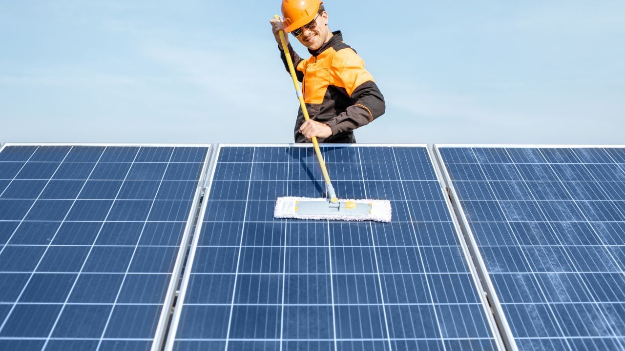 How Solar Maintenance Services Benefit the Environment