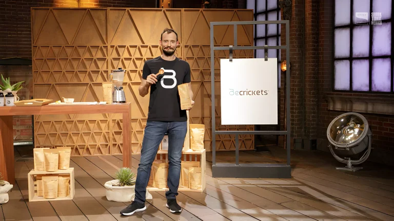 BeCrickets co-founder presenting cricket protein powder on Shark Tank Mexico stage