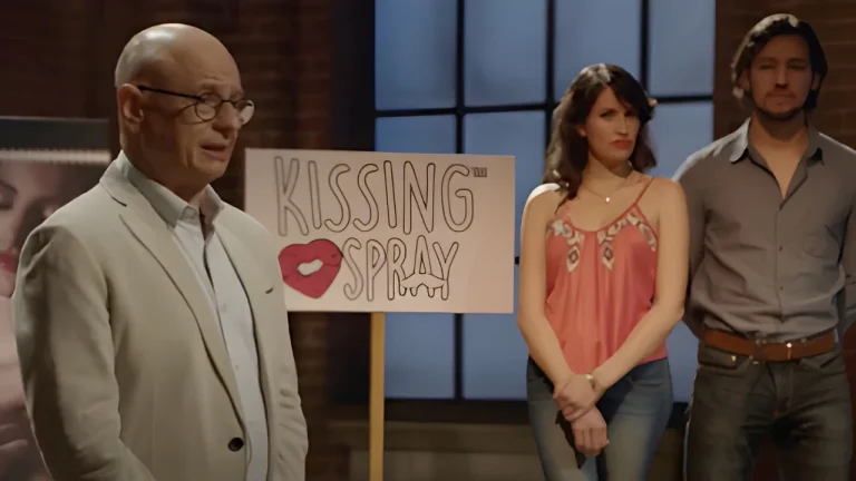 Kissing Spray founders pitching their sensual mouth spray on Shark Tank México Season 1