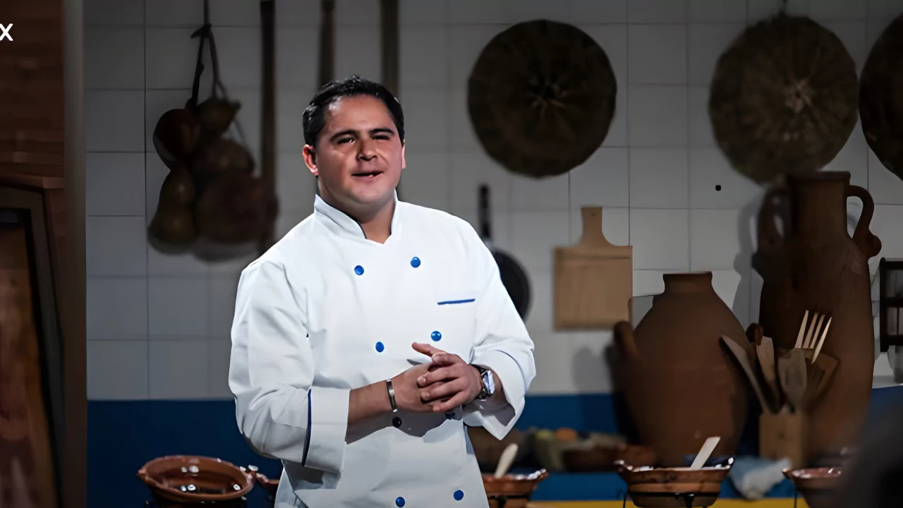 Chef pitching the PractiBite one-year shelf-life food startup on Shark Tank Mexico
