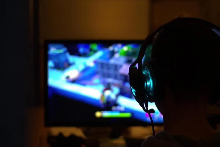 Skin trading in competitive shooters