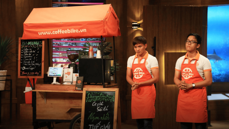 Coffee Bike Vietnam founders presenting their mobile coffee cart business on Shark Tank Vietnam 2017