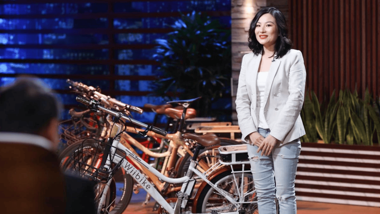 Wiibike founder presenting eco-friendly e-bikes on Shark Tank Vietnam with bamboo-frame electric bicycles.