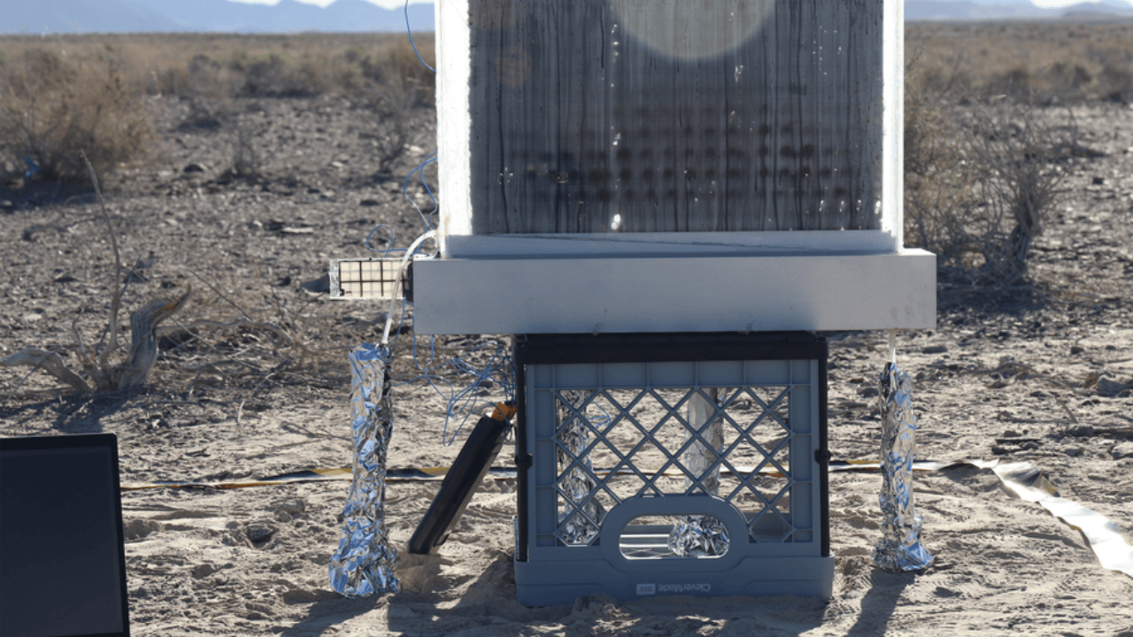 MIT Device Pulls Water From Air Using Just Sunlight